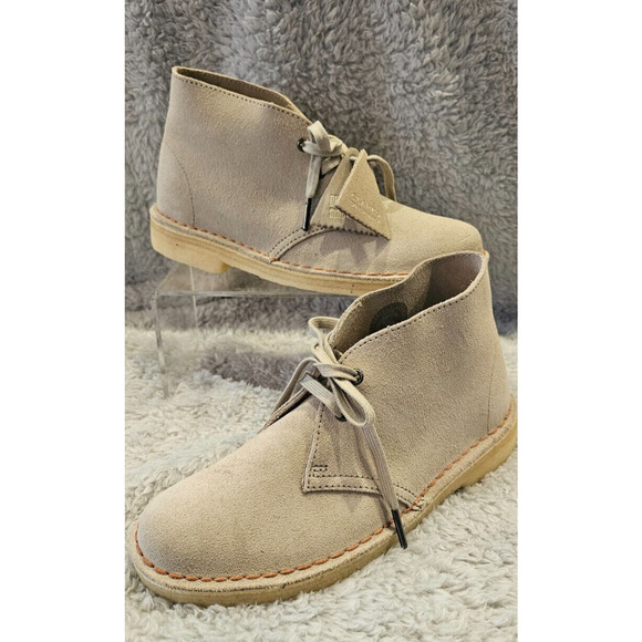 NEW Clarks DESERT BOOT Lace Up Ankle‎ Booties 55525 SAND SUEDE Womens 7.5 EU 38 - Picture 1 of 5